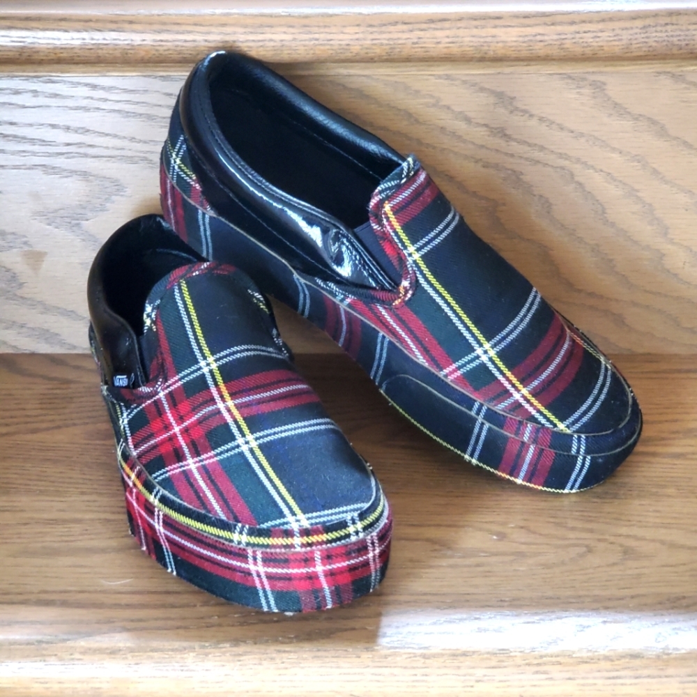 Vans NIB Classic Slip-On Patent Plaid